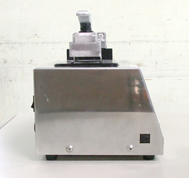 小型PTTの側面の写真