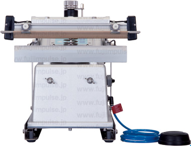 CA-300：傾斜台を使用しない場合のポジションの正面写真