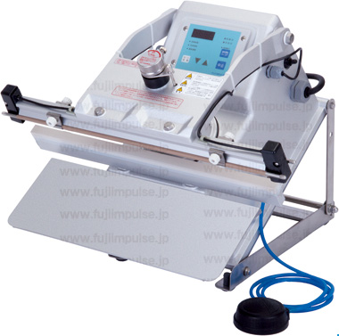 CA-450：標準テーブル取り付け例：傾斜角度45度設定ポジション正面の写真