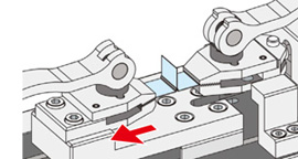操作方法：チャック部がスライド移動する解説用イラスト