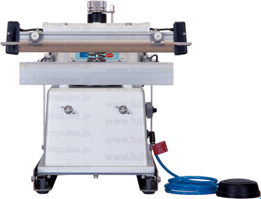 CA-300：傾斜台を使用しない場合のポジションの正面写真