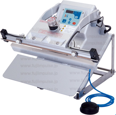 CA-450：標準テーブル取り付け例：傾斜角度45度設定ポジション正面の写真