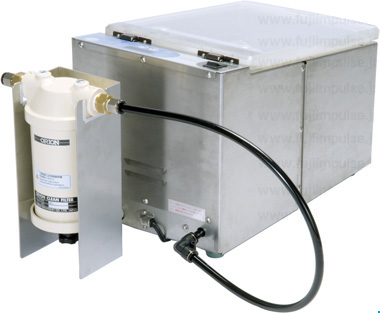 カーボン除去フィルターを取り付けた状態のFCB-200写真