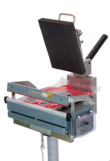 PXをFi-400Yに取り付けた状態のシーラー頭部の写真