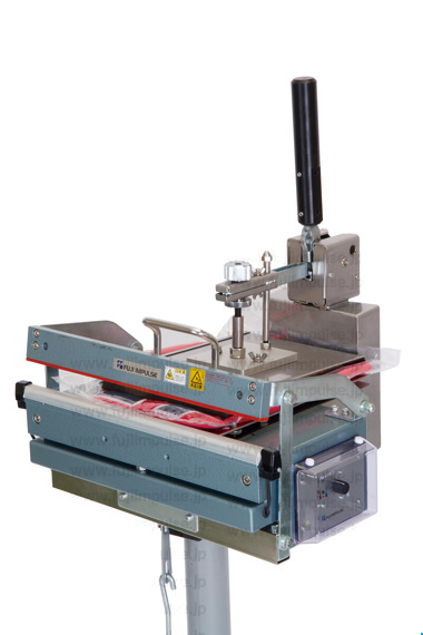 PXをFi-400Yに取り付けた状態のシーラー頭部の写真