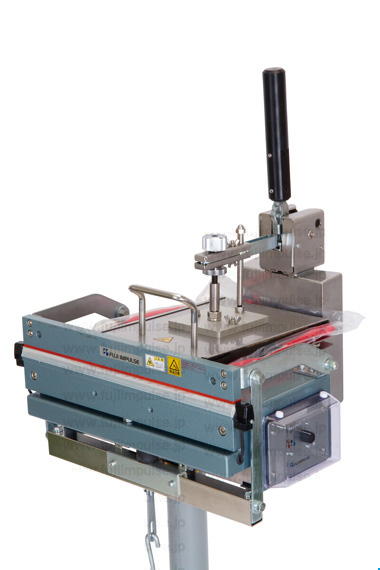 PXをFi-400Yに取り付けた状態のシーラー頭部の写真