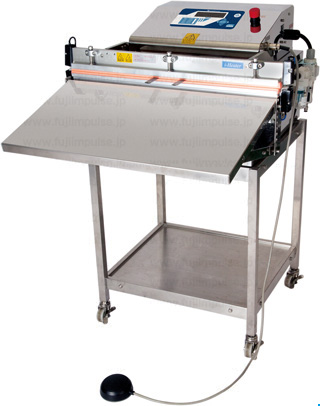 スタンド台を取り付けた状態のVA-610Gの写真